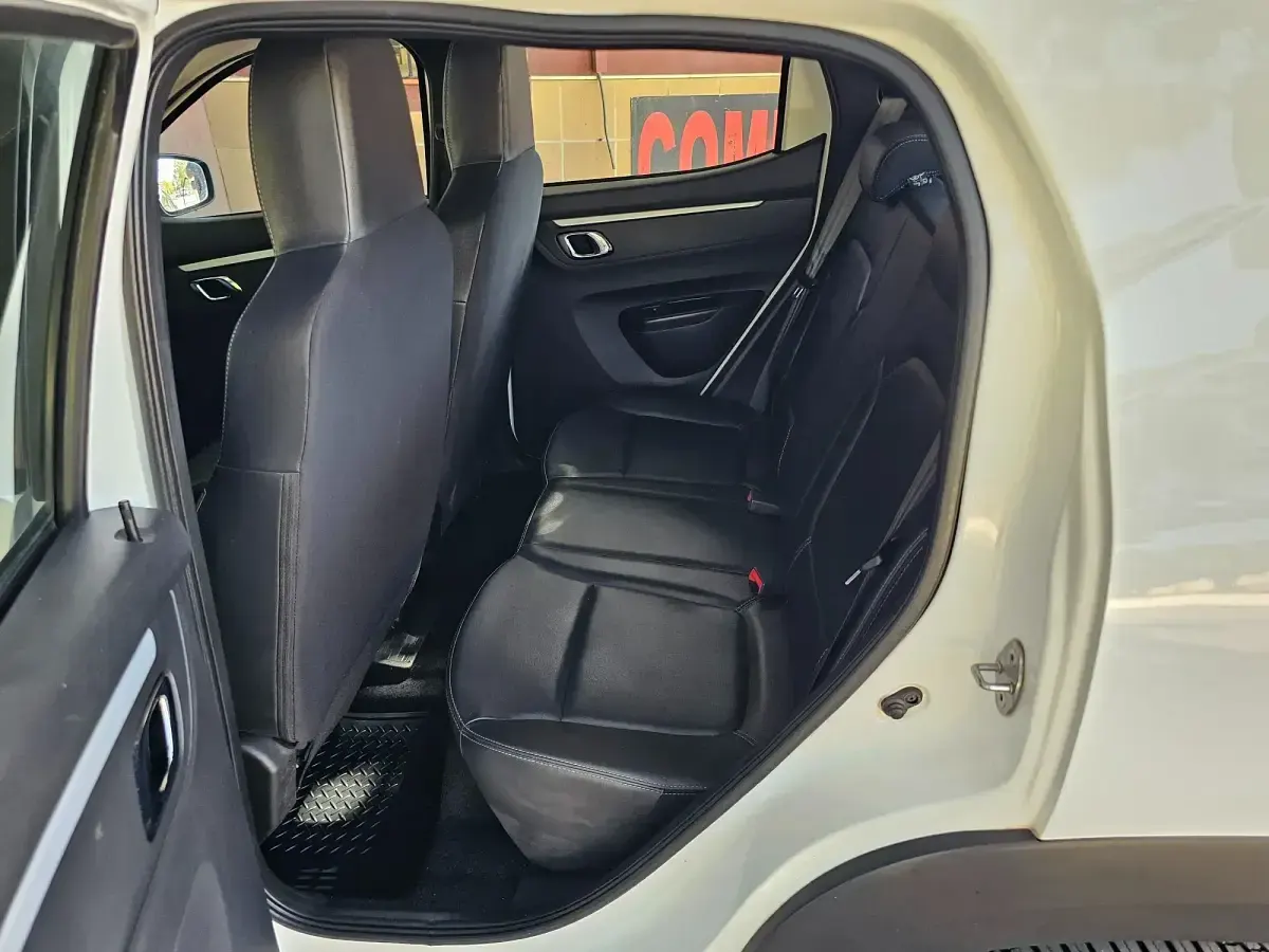 Usado Dacia Spring Business 33 kW (45 CV) 2023 Blanco Utilitario