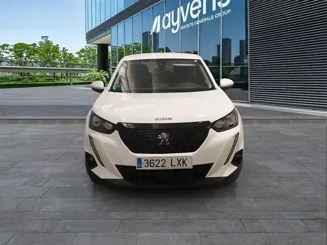 Usado Peugeot 2008 Active 110 CV (80 kW) 2022 Blanco SUV