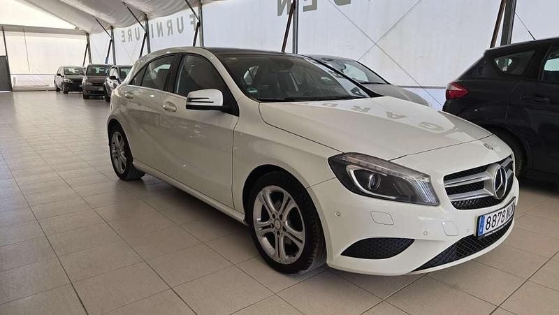 Usado Mercedes A180 Edition 122 CV (89 kW) 2013 Blanco Utilitario