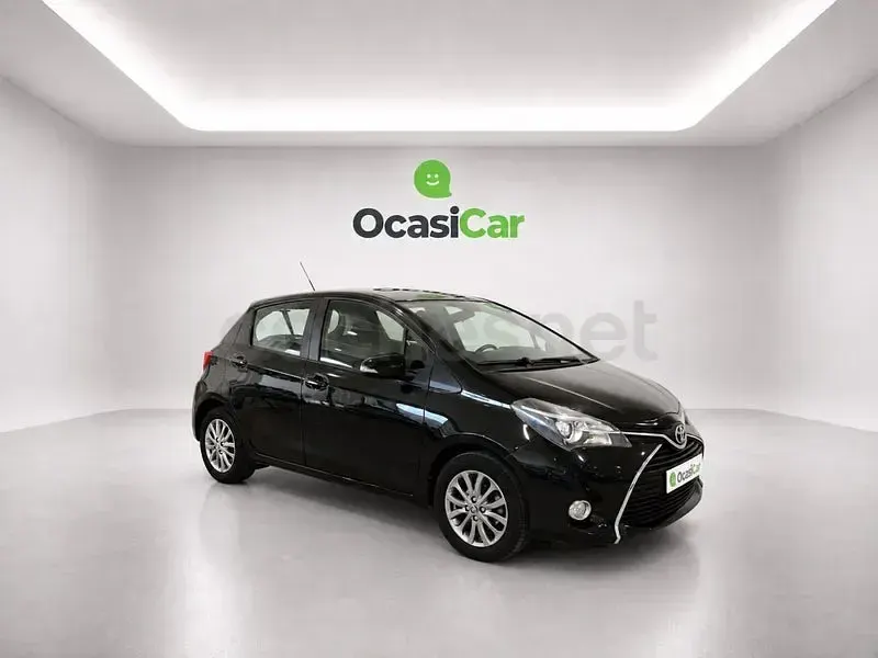 Usado Toyota Yaris Active 69 CV (50 kW) 2016 Negro Berlina