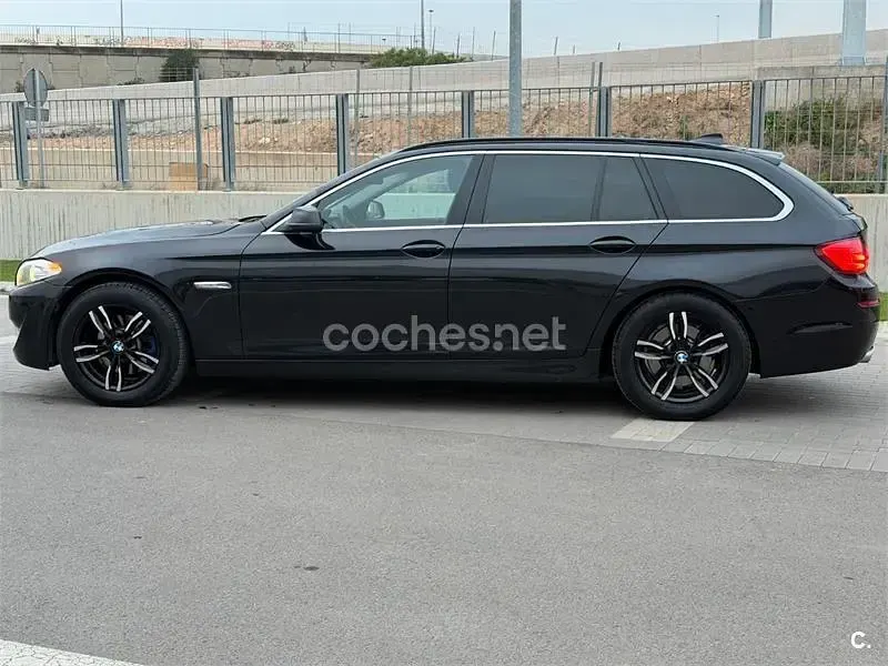 Usado BMW 520 184 CV (135 kW) 2012 Negro Familiar