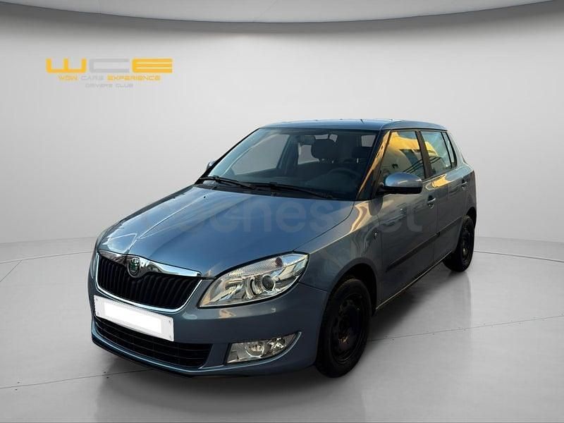 Usado Skoda Fabia Active 60 CV (44 kW) 2012 Gris / plata Berlina