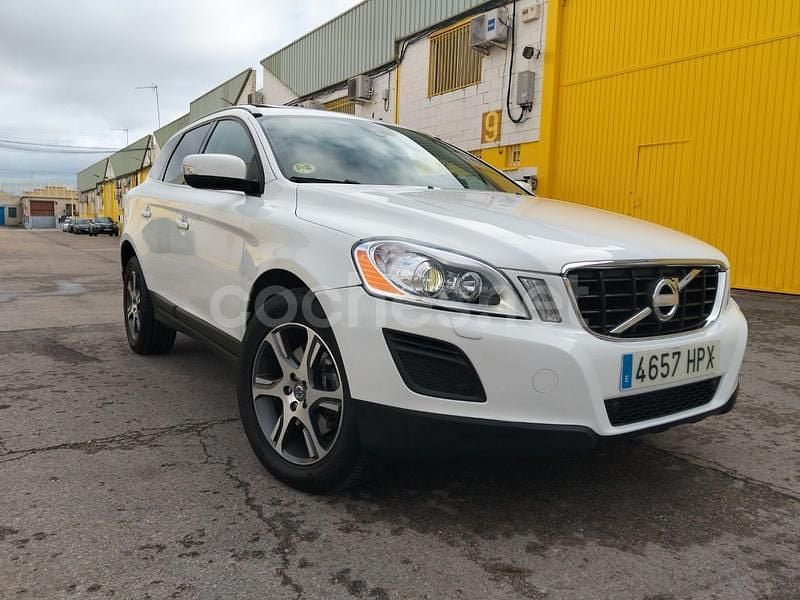 Blanco Usado 2013 Volvo XC60 Summum SUV | 8990 € (Precio justo) - Imagen 1/4