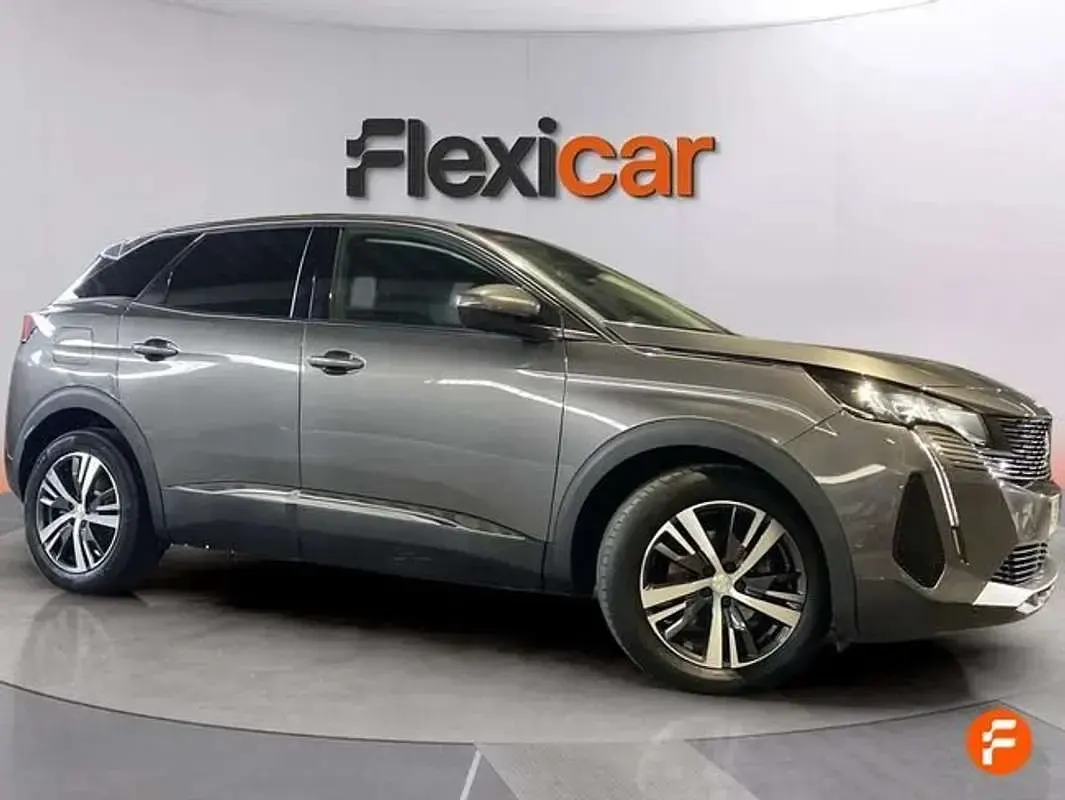 Usado Peugeot 3008 Allure 131 CV (96 kW) 2021 Gris SUV