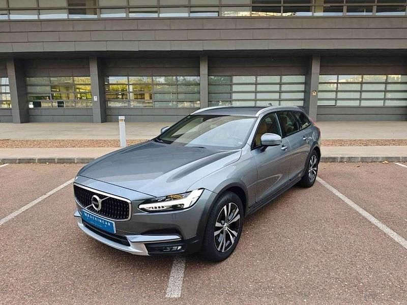 Usado Volvo V90 CC Pro 190 CV (139 kW) 2020 Gris / plata Familiar
