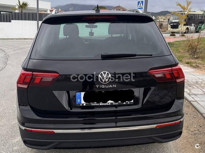 Negro Usado 2020 VW Tiguan Life SUV | 26.000 € (Precio justo) - Imagen 1/4