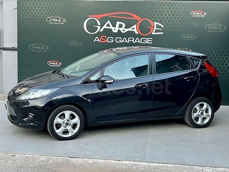 Usado Ford Fiesta Trend 68 CV (50 kW) 2009 Negro Utilitario