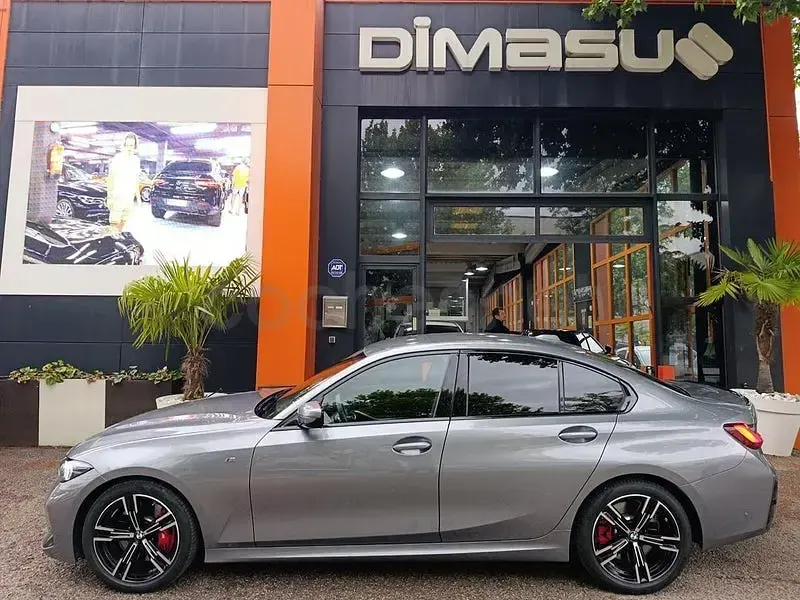 Usado BMW 320 Comfort Edition 190 CV (139 kW) 2025 Gris / plata Berlina