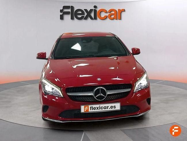 Usado Mercedes CLA200 Shooting Brake 136 CV (100 kW) 2017 Rojo Familiar