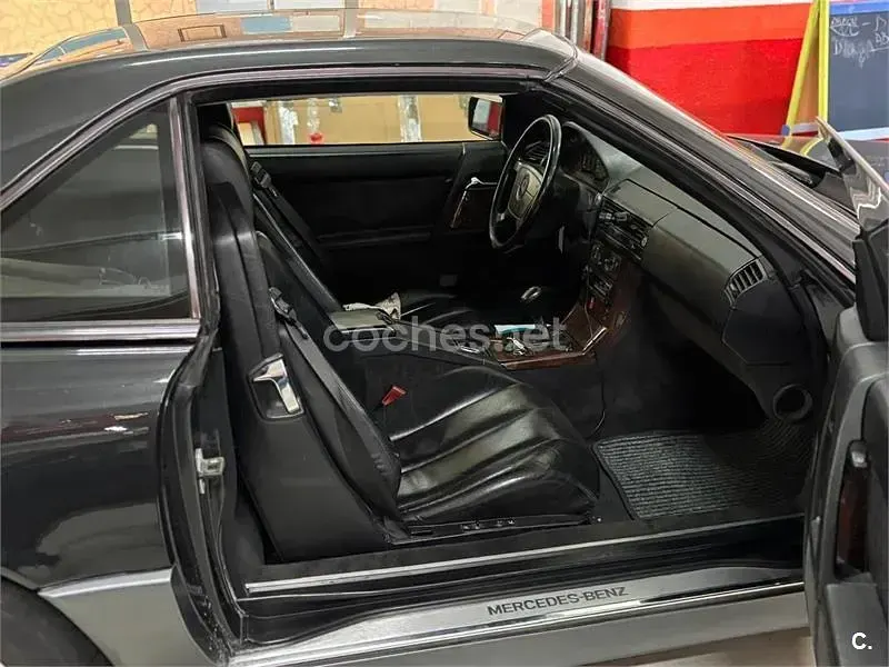 Usado Mercedes 300 220 CV (161 kW) 1992 Negro Descapotable