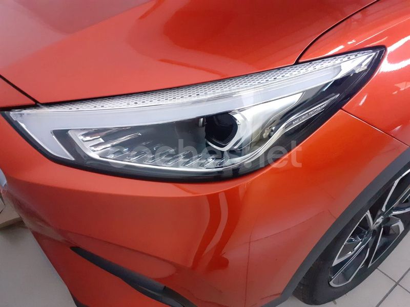 Usado MG ZS Luxury 106 CV (77 kW) 2024 Naranja Berlina