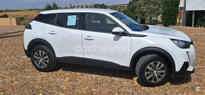 Używany Peugeot 2008 Style 110 KM (80 kW) 2021 Biały SUV