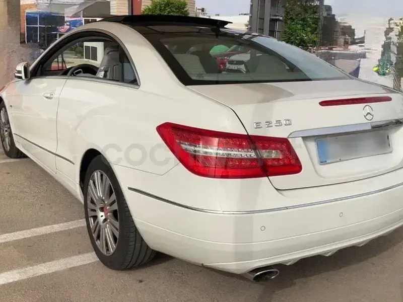 Usado Mercedes E250 204 CV (150 kW) 2011 Beige Coupe