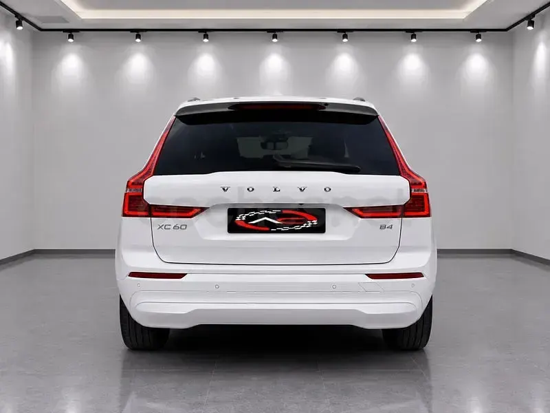 Usado Volvo XC60 Core 197 CV (144 kW) 2023 Blanco SUV