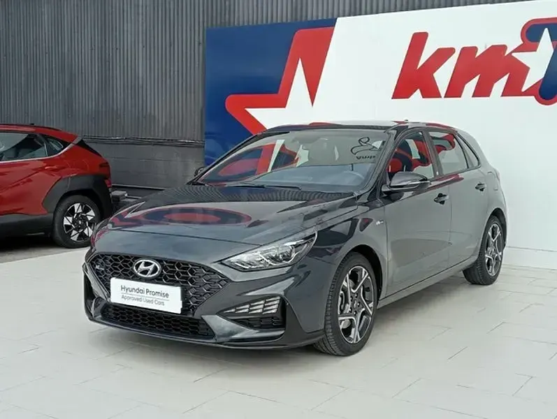 Usado Hyundai i30 N Line 120 CV (88 kW) 2023 Negro Berlina