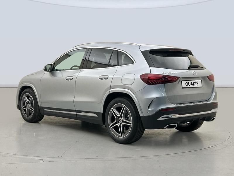 Nuevo Mercedes GLA200 150 CV (110 kW) 2025 Gris plata SUV