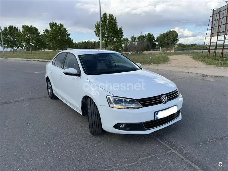 Usado VW Jetta Sport 105 CV (77 kW) 2014 Blanco Berlina