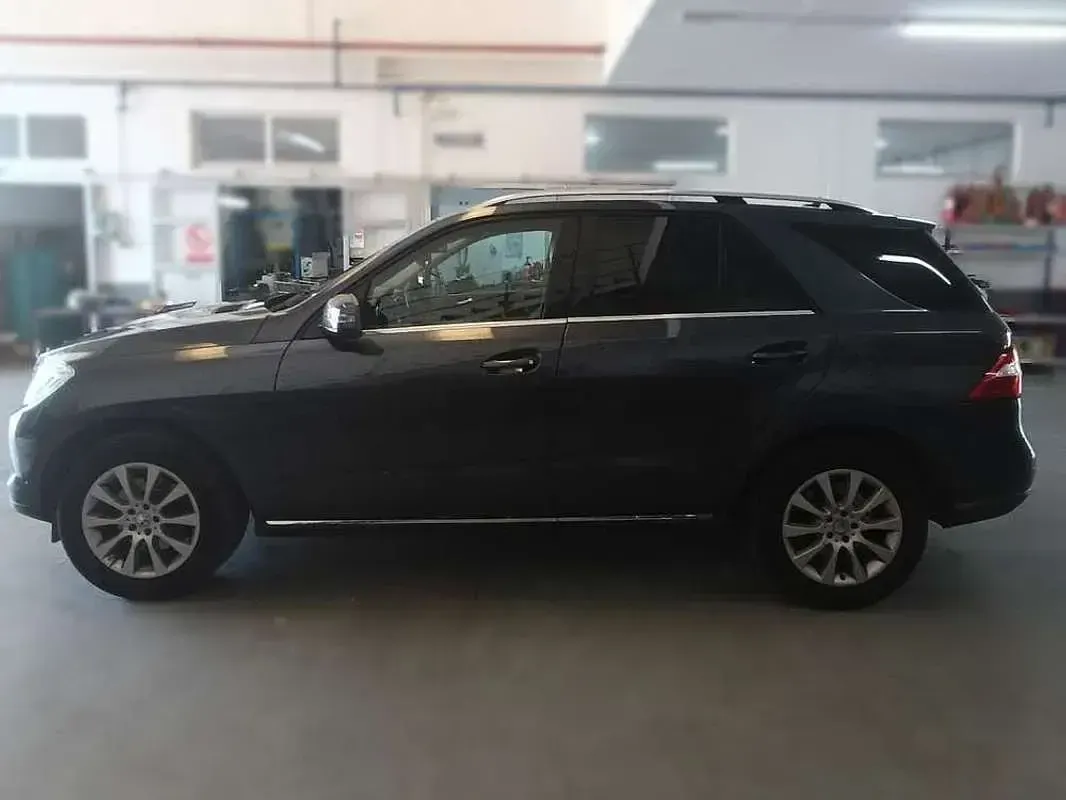 Usado Mercedes ML350 258 CV (189 kW) 2014 Negro SUV