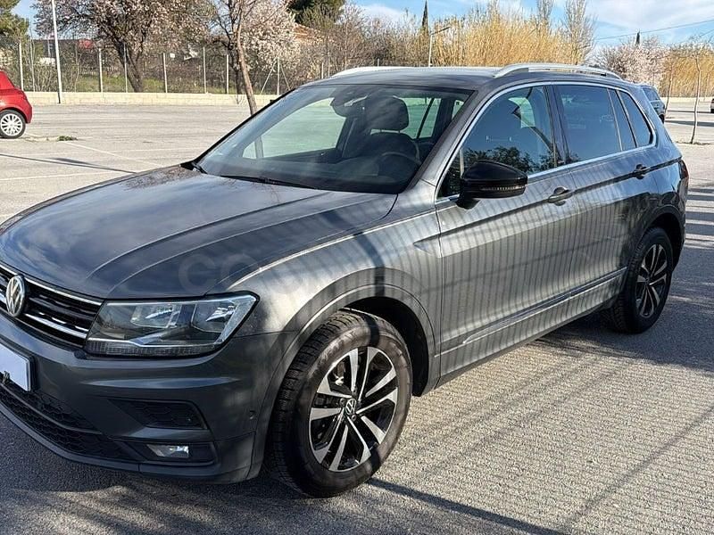 Usado VW Tiguan Advance 150 CV (110 kW) 2020 Gris / plata SUV