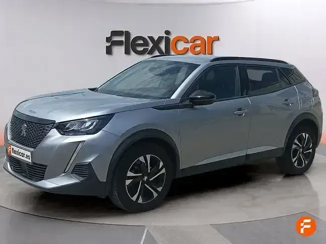 Usado Peugeot 2008 Allure 100 CV (73 kW) 2022 Gris SUV