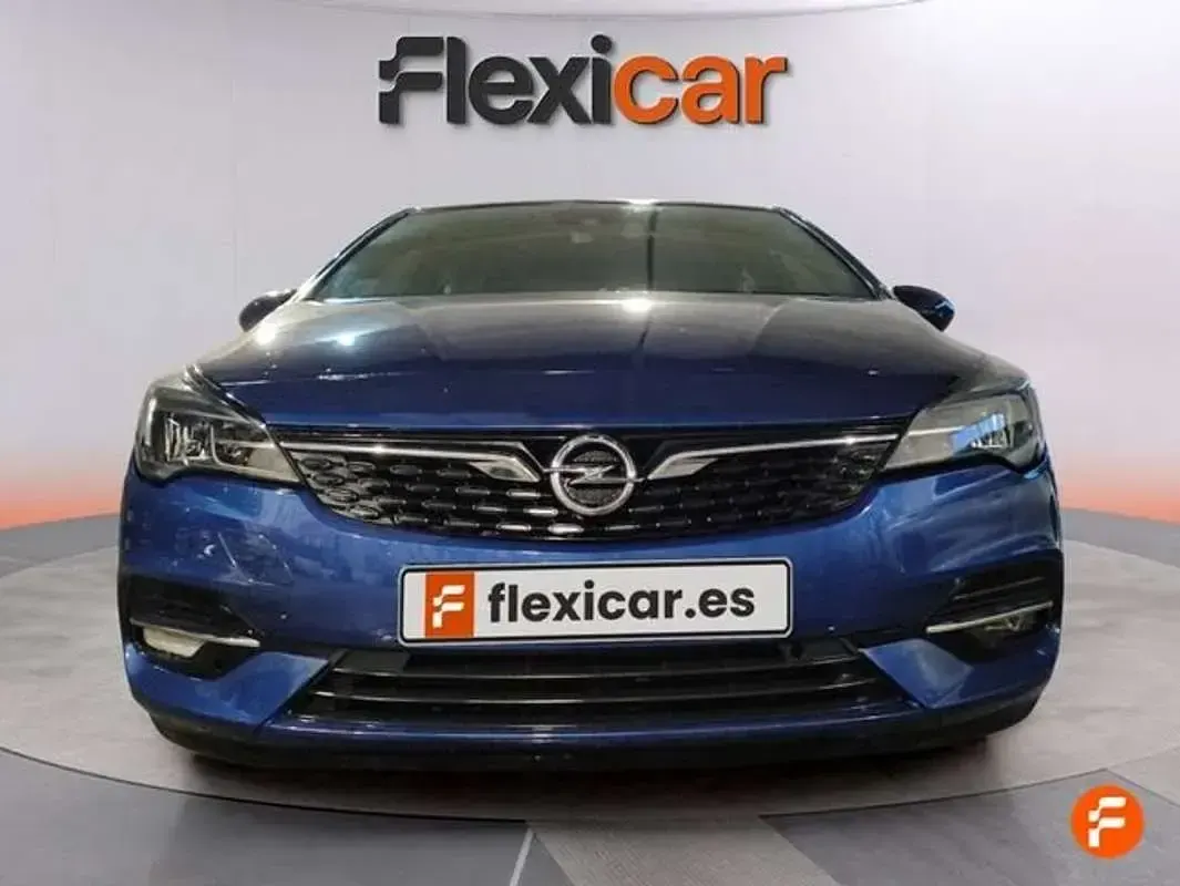 Usado Opel Astra 110 CV (80 kW) 2020 Azul Berlina