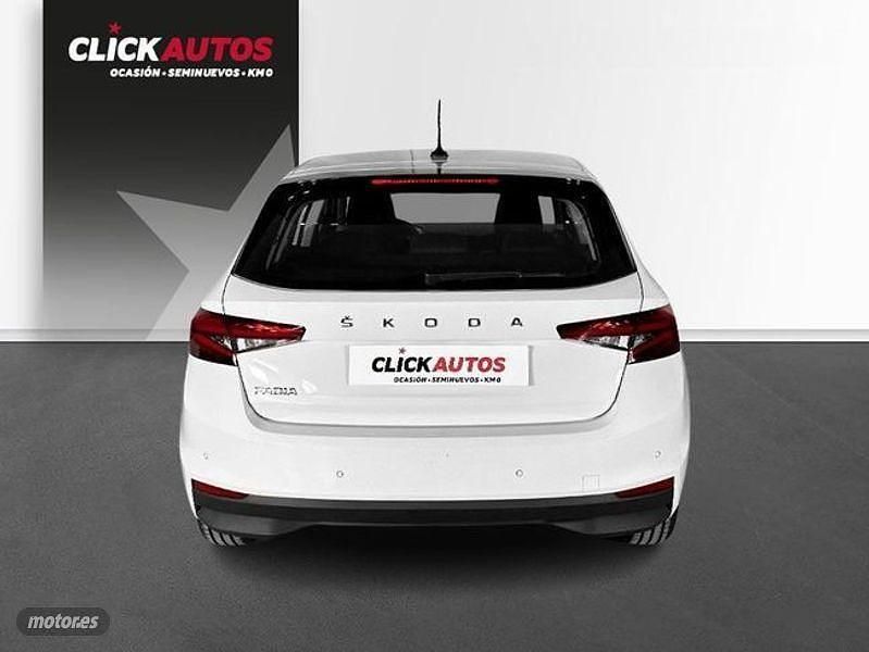 Usado Skoda Fabia Ambition 95 CV (69 kW) 2023 Blanco Berlina