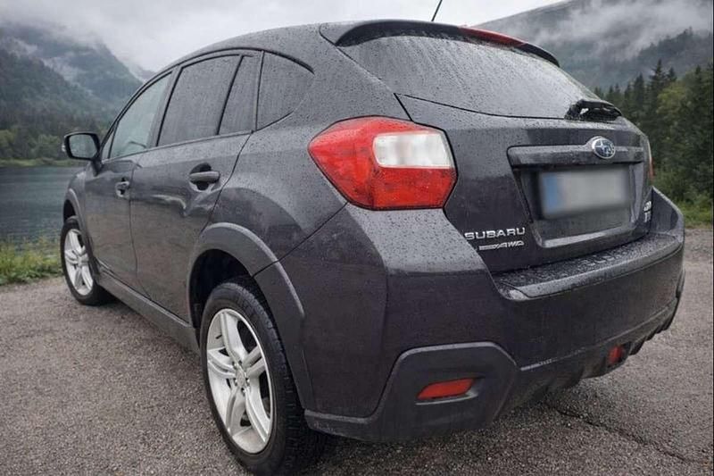 Usado Subaru XV 147 CV (108 kW) 2012 Negro SUV