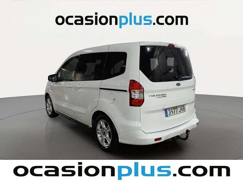 Usado Ford Tourneo Courier Trend 102 CV (75 kW) 2016 Blanco Monovolumen