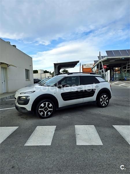 Usado Citroën C4 Shine Edition 110 CV (80 kW) 2017 Blanco Berlina