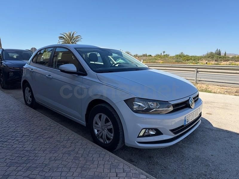 Usado VW Polo Edition 80 CV (58 kW) 2018 Gris / plata Utilitario
