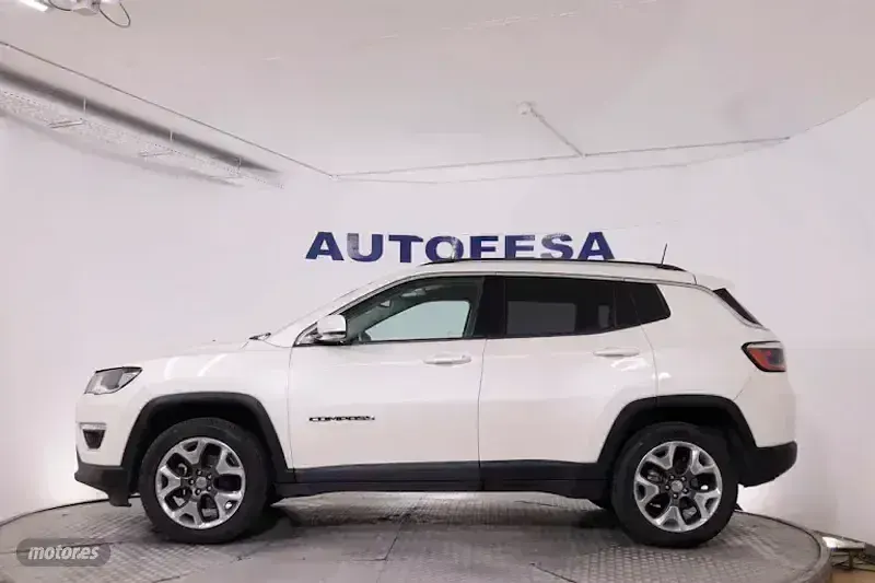 Usado Jeep Compass Opening Edition 170 CV (125 kW) 2017 Blanco SUV