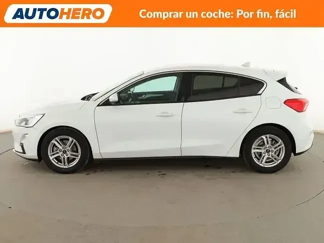 Usado Ford Focus Trend 125 CV (91 kW) 2019 Blanco Berlina