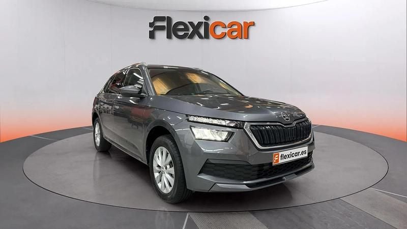 Usado Skoda Kamiq Active 111 CV (81 kW) 2022 Gris SUV