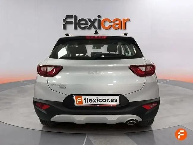 Usado Kia Stonic 100 HP (73 kW) 2022 Cinzento SUV