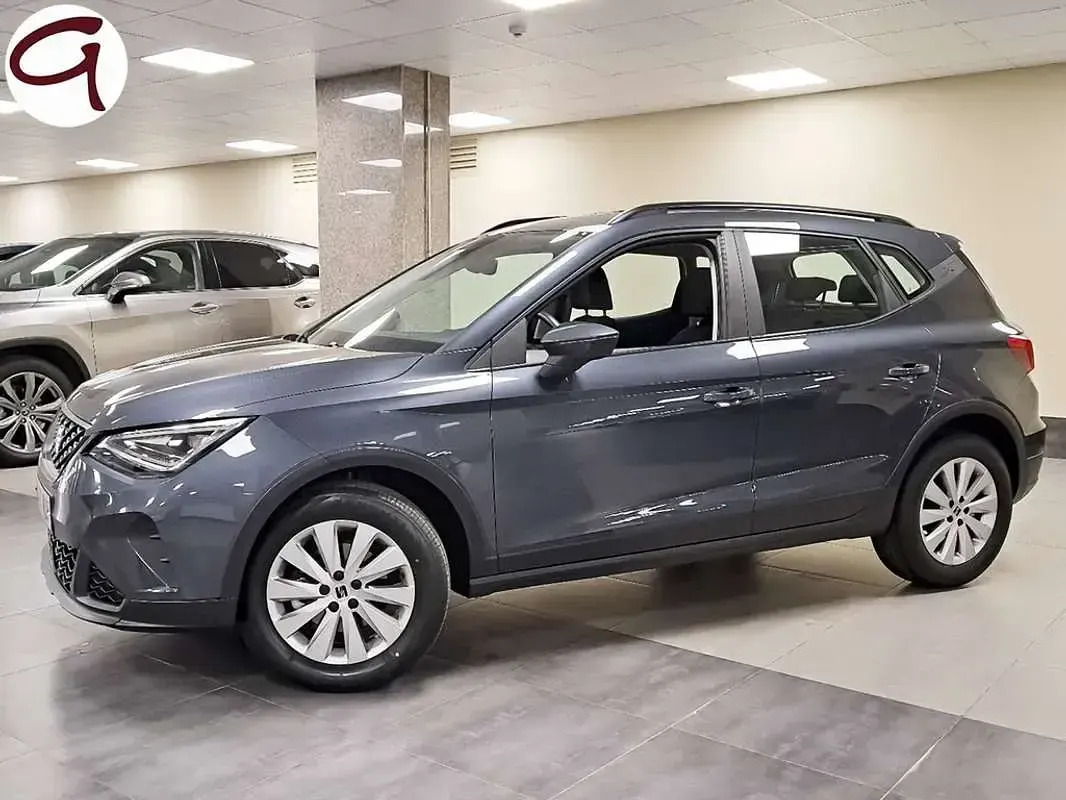 Usado Seat Arona Style 116 CV (85 kW) 2025 Gris SUV