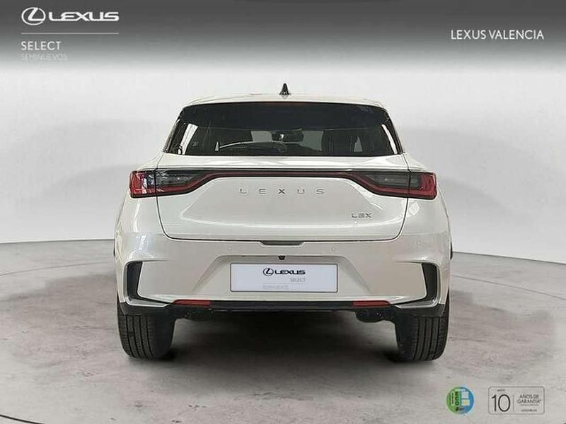 Usado Lexus LBX 136 CV (100 kW) 2024 Blanco SUV