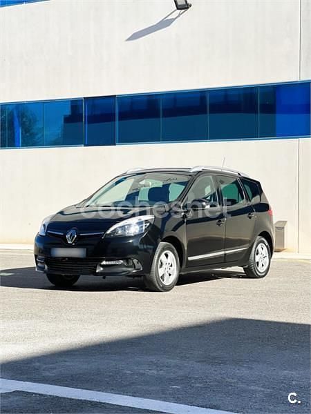 Usado Renault Scénic III Bose Edition 130 CV (95 kW) 2014 Negro Monovolumen