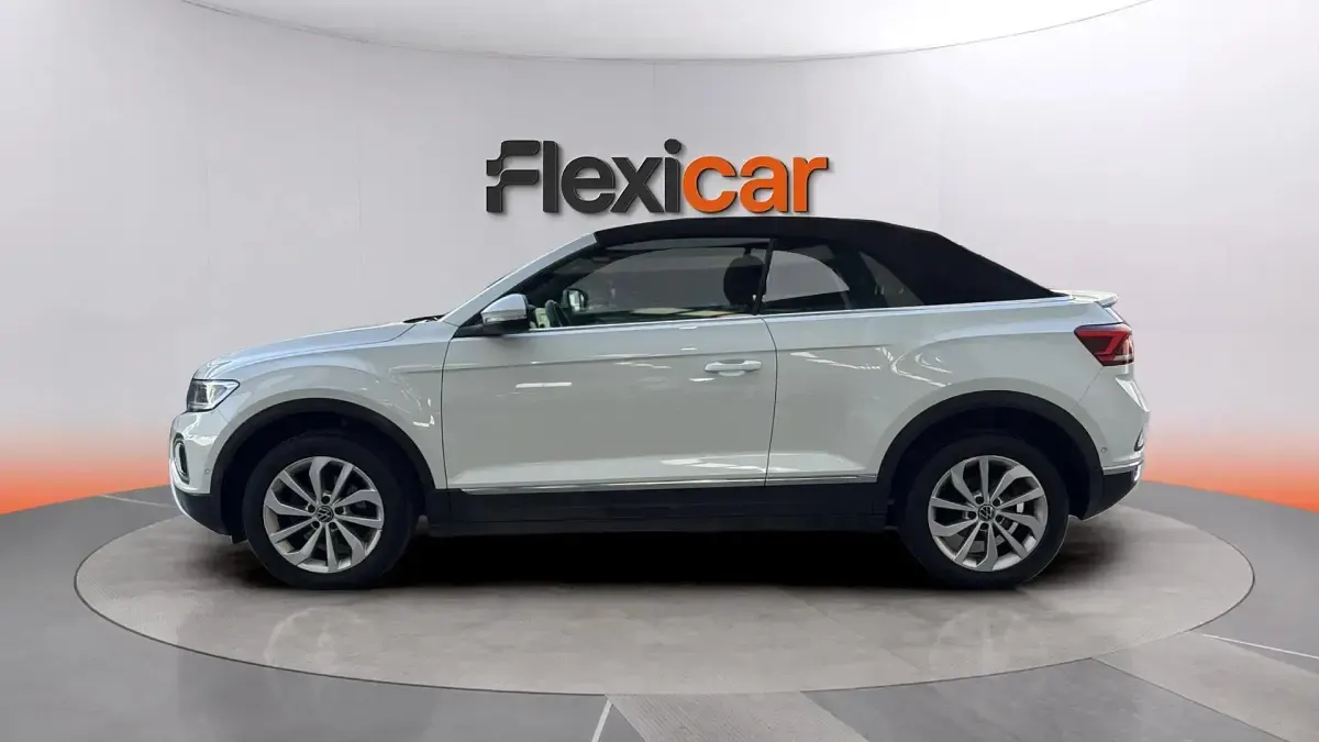 Usado VW T-Roc Cabriolet Style 110 CV (80 kW) 2023 Blanco Descapotable