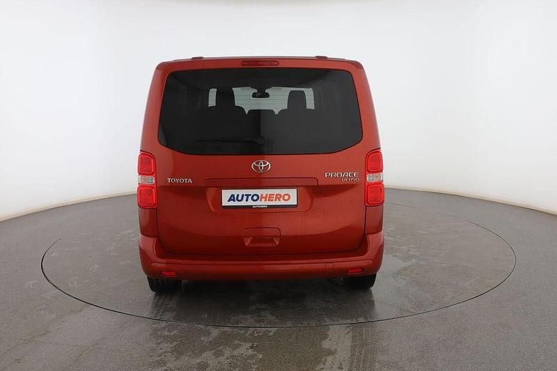 Używany Toyota Proace Verso Advance 150 KM (110 kW) 2020 Pomarańczowy Kombi