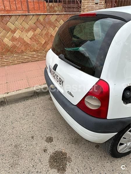 Usado Renault Clio II 65 CV (47 kW) 1999 Blanco Berlina