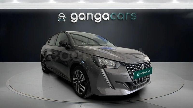 Usado Peugeot 208 Allure 100 CV (73 kW) 2024 Gris / plata Utilitario