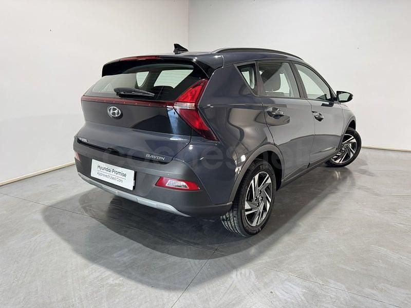 Usado Hyundai Bayon 84 CV (61 kW) 2024 Gris / plata SUV