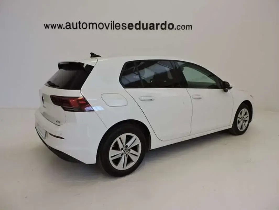 Usado VW Golf VIII 110 CV (80 kW) 2022 Blanco Utilitario