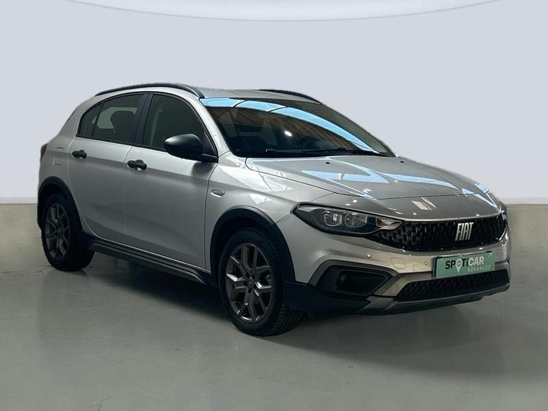 Usado Fiat Tipo Cross 101 CV (74 kW) 2021 Gris Berlina