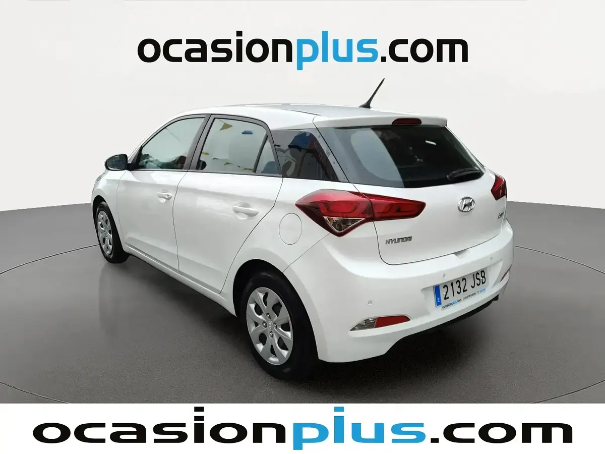 Usado Hyundai i20 84 CV (61 kW) 2016 Blanco Berlina