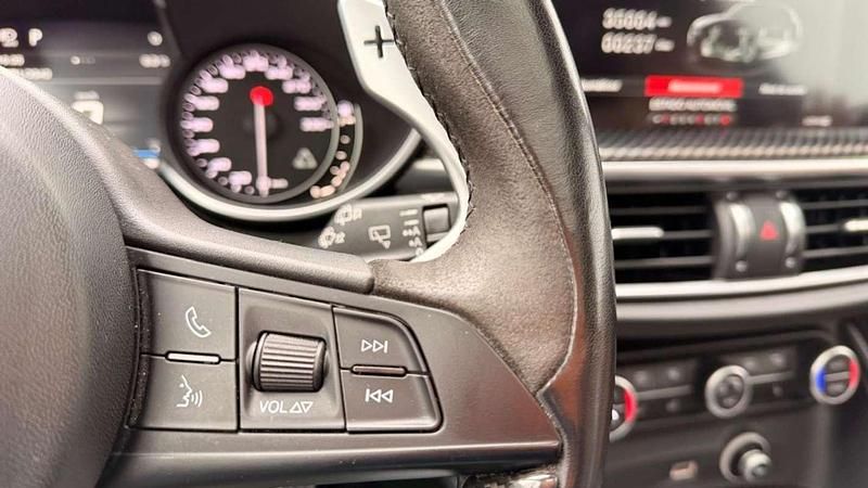 Usado Alfa Romeo Stelvio Quadrifoglio 510 CV (375 kW) 2018 Gris SUV