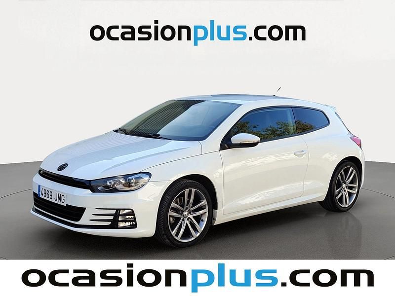 Begagnad VW Scirocco R-line 180 HK (132 kW) 2016 Vit Sportkupé
