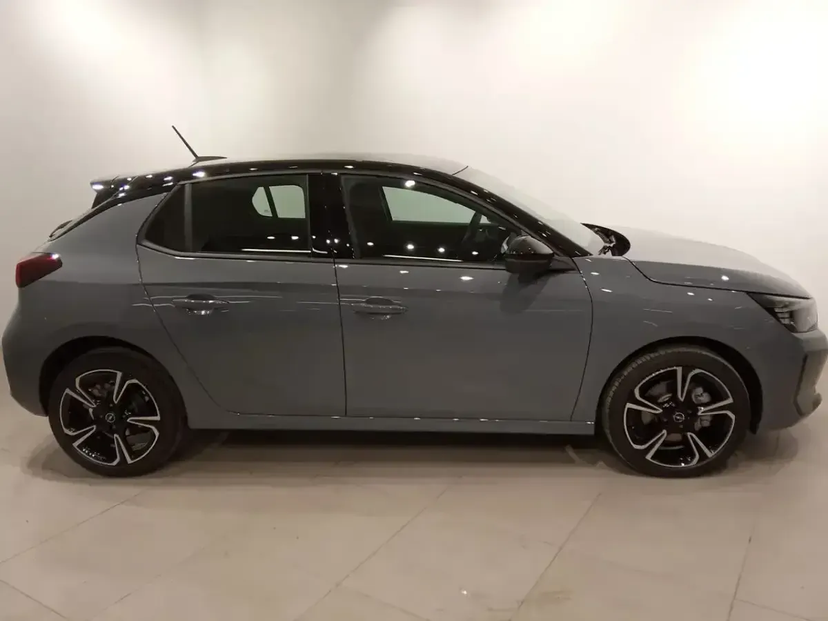 Usado Opel Corsa S 100 CV (73 kW) 2023 Gris Utilitario