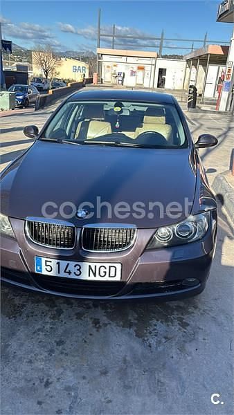 Usado BMW 318 129 CV (94 kW) 2008 Gris / plata Familiar
