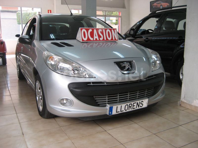 Gris / plata Usado 2009 Peugeot 206+ Utilitario | 3999 € (Precio justo) - Imagen 1/4